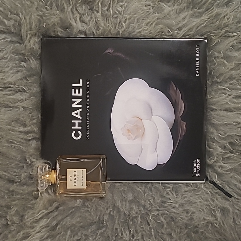 CHANEL COLLECTIONS AND CREATIONS COFFEE TABLE BOOK